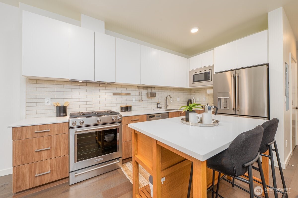 4354 6th Avenue NW, Seattle, WA 98107