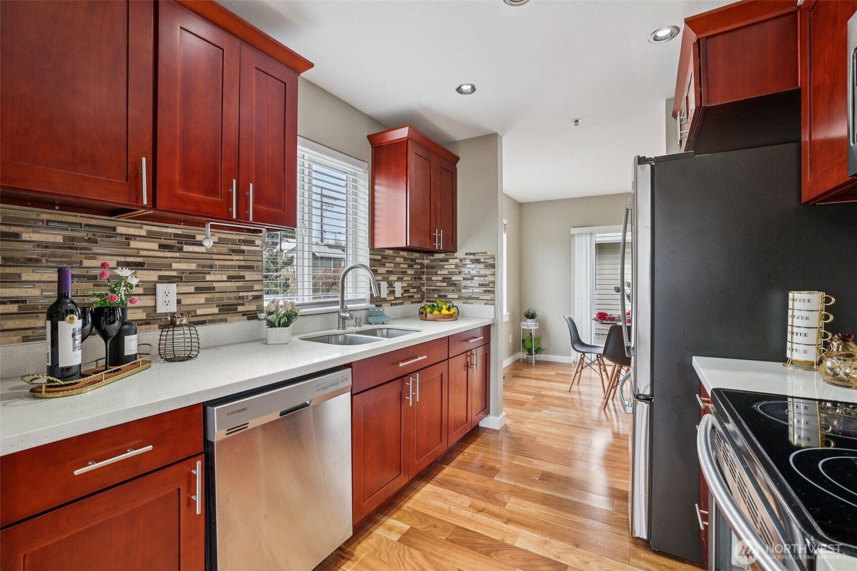 901 E Marine View Drive #201, Everett, WA 98201