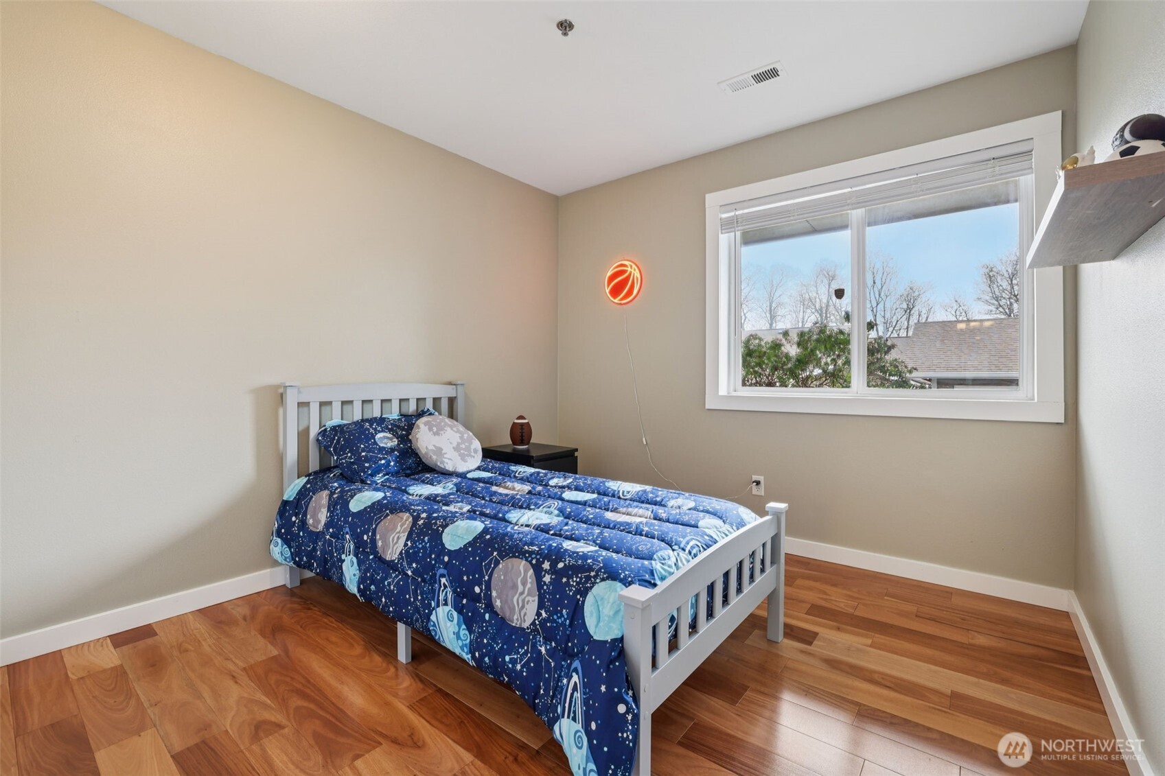 901 E Marine View Drive #201, Everett, WA 98201