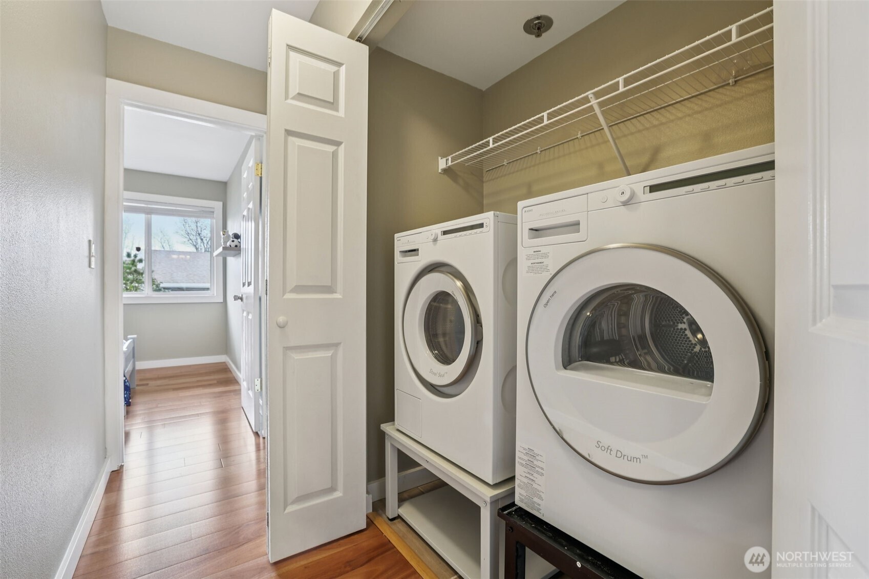 901 E Marine View Drive #201, Everett, WA 98201