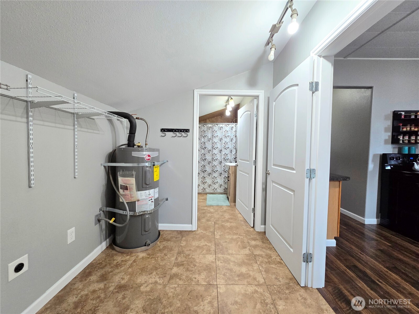 1407 Laurel Street , Hoquiam, WA 98550