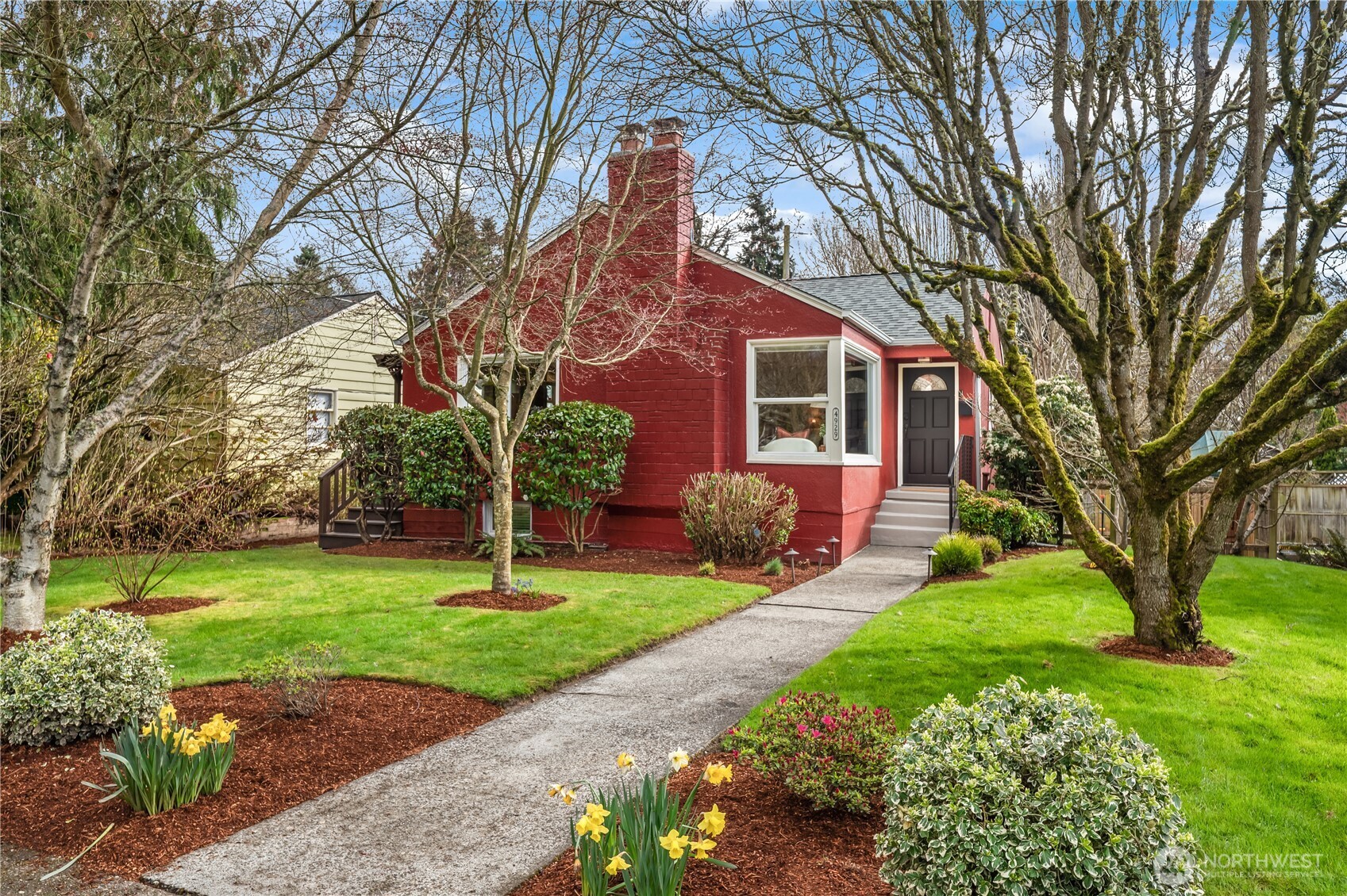 4929 SW Dawson Street , Seattle, WA 98136