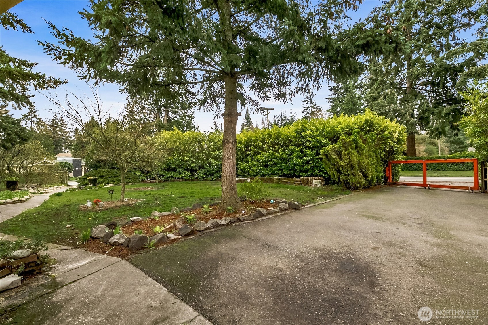 14235 6th Avenue SW, Burien, WA 98166