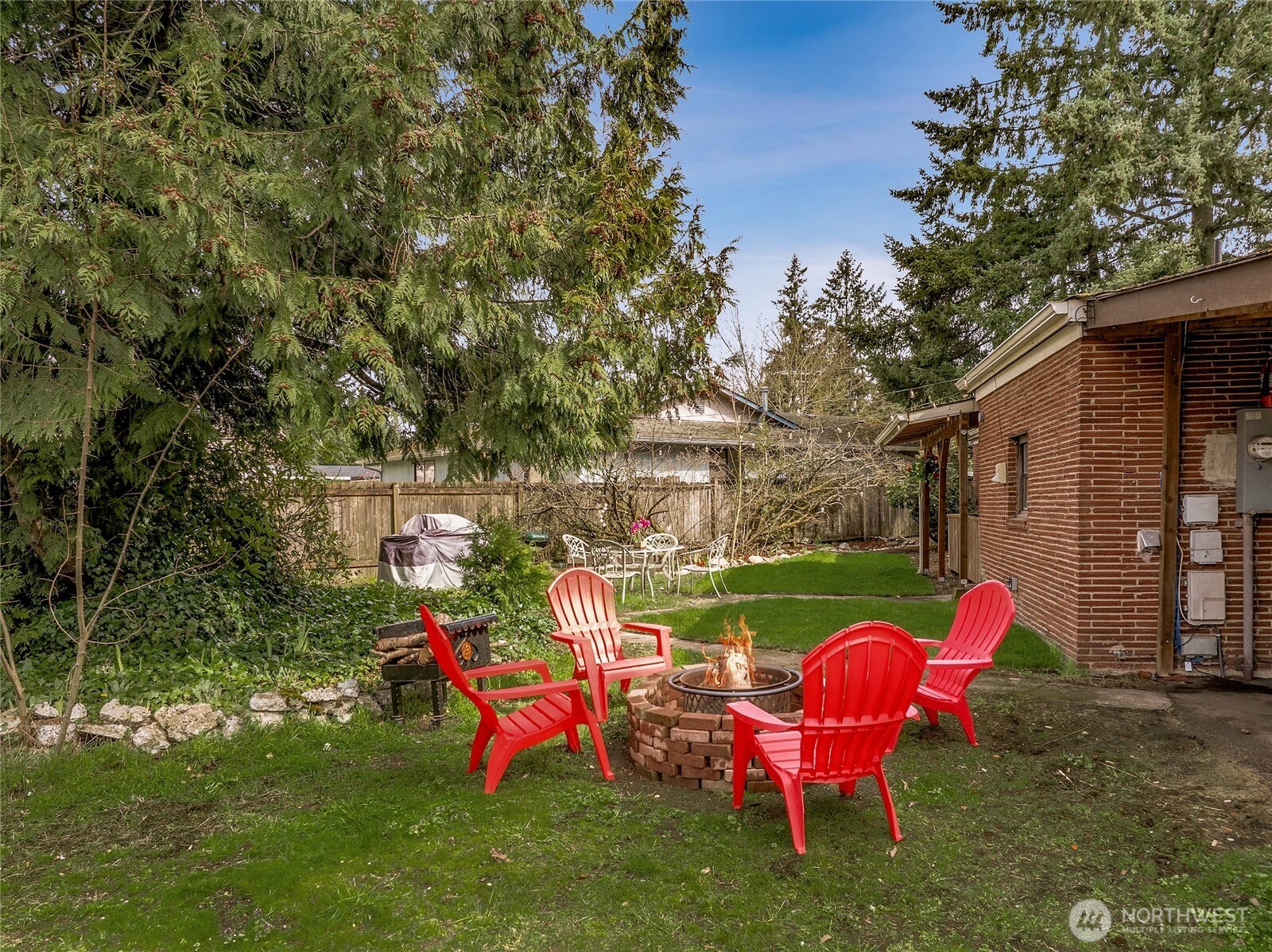14235 6th Avenue SW, Burien, WA 98166