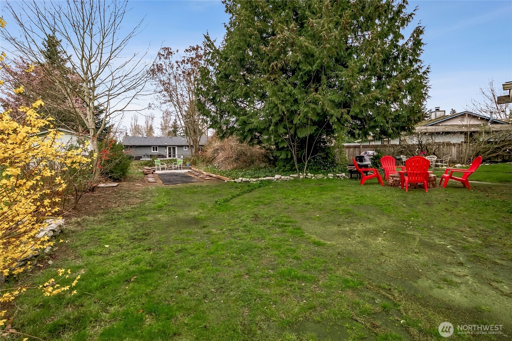 14235 6th Avenue SW, Burien, WA 98166