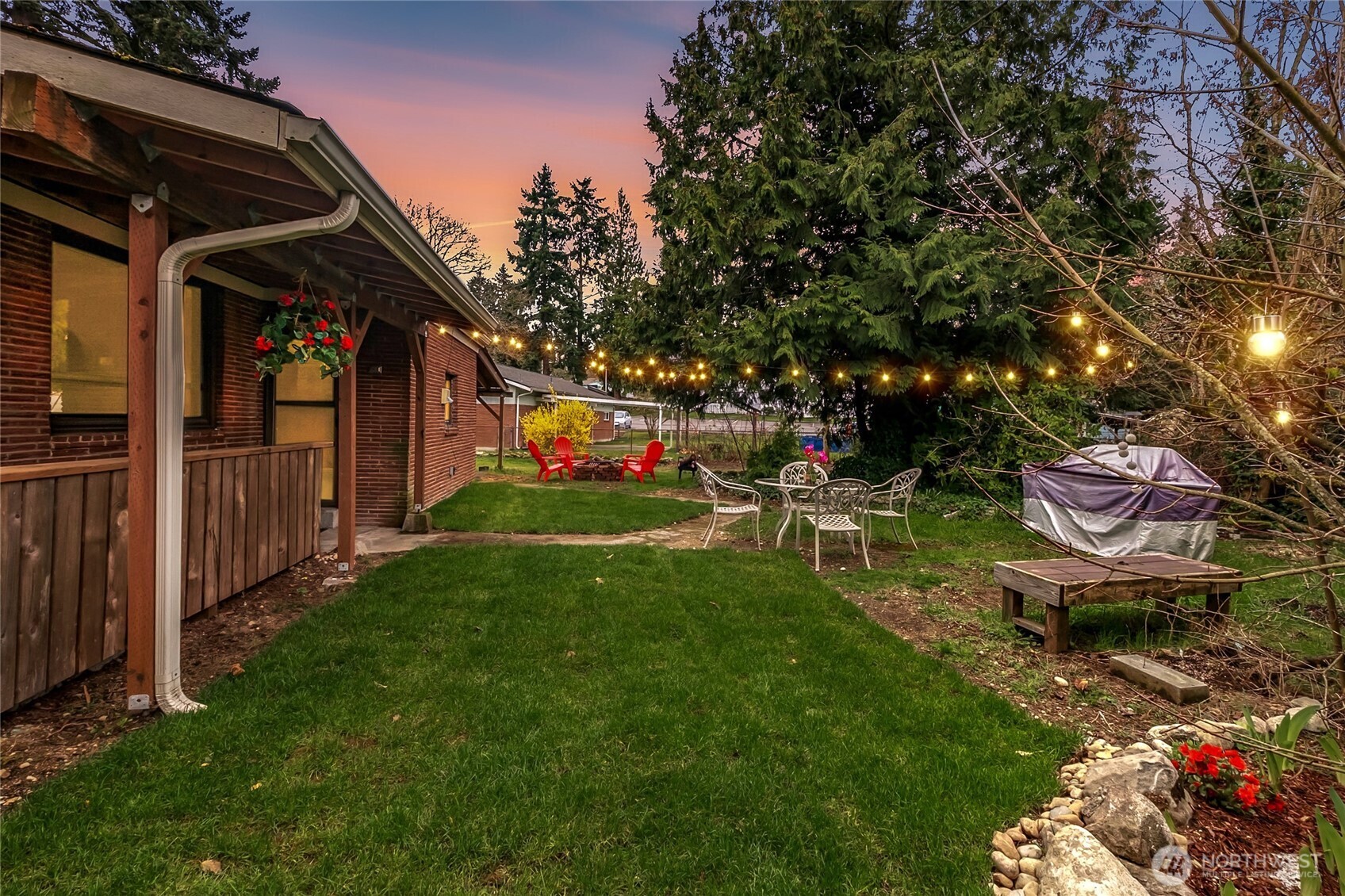 14235 6th Avenue SW, Burien, WA 98166