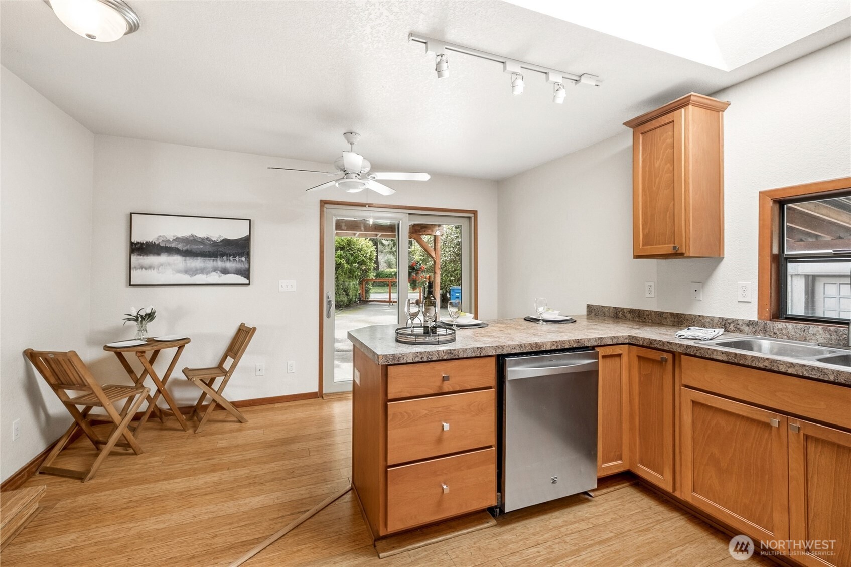 14235 6th Avenue SW, Burien, WA 98166