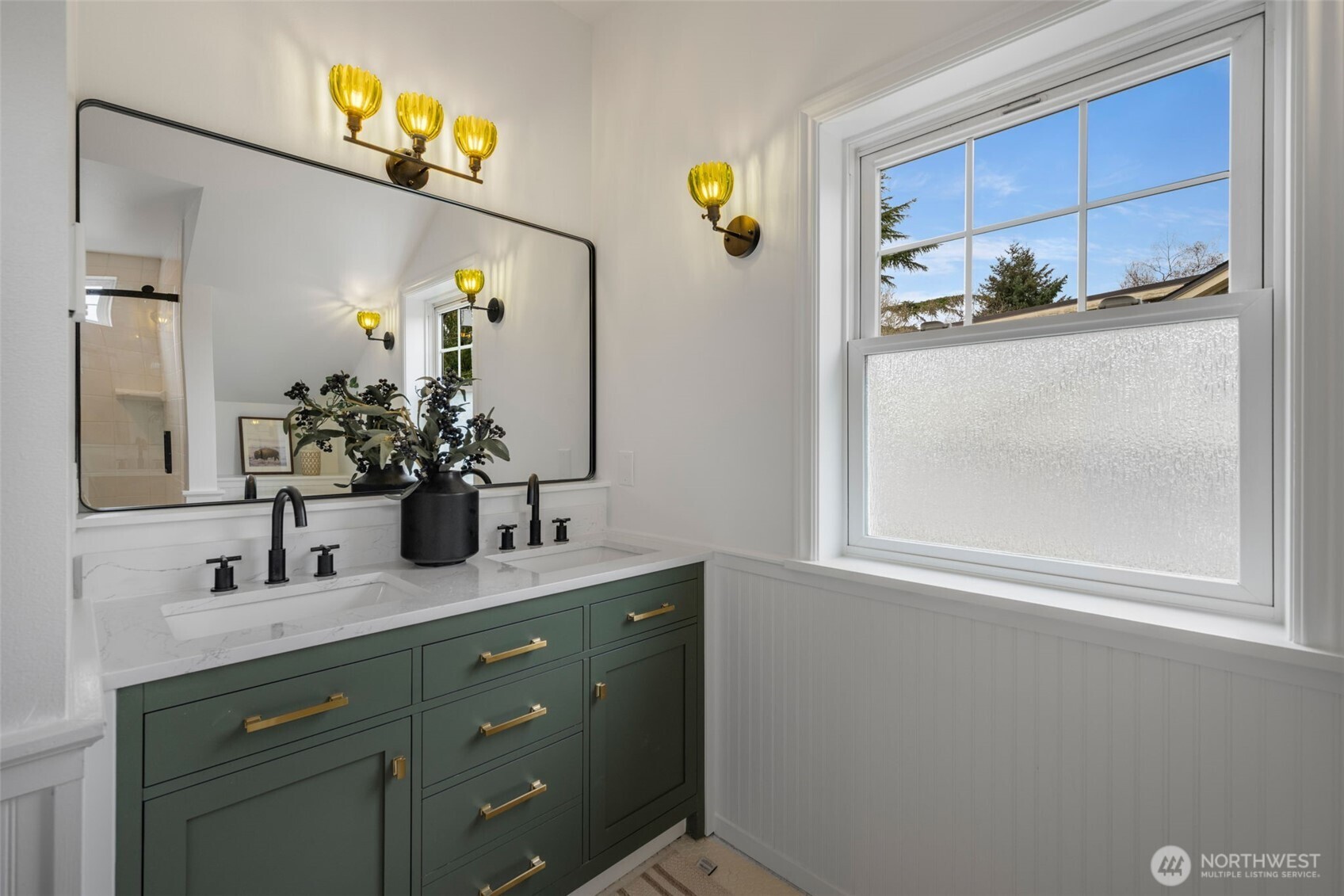 6707 6th Avenue NW, Seattle, WA 98117