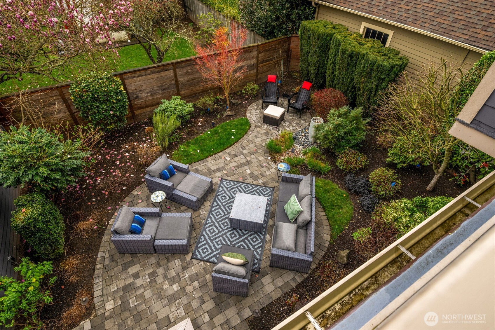 6707 6th Avenue NW, Seattle, WA 98117