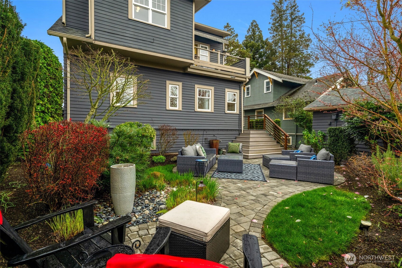 6707 6th Avenue NW, Seattle, WA 98117