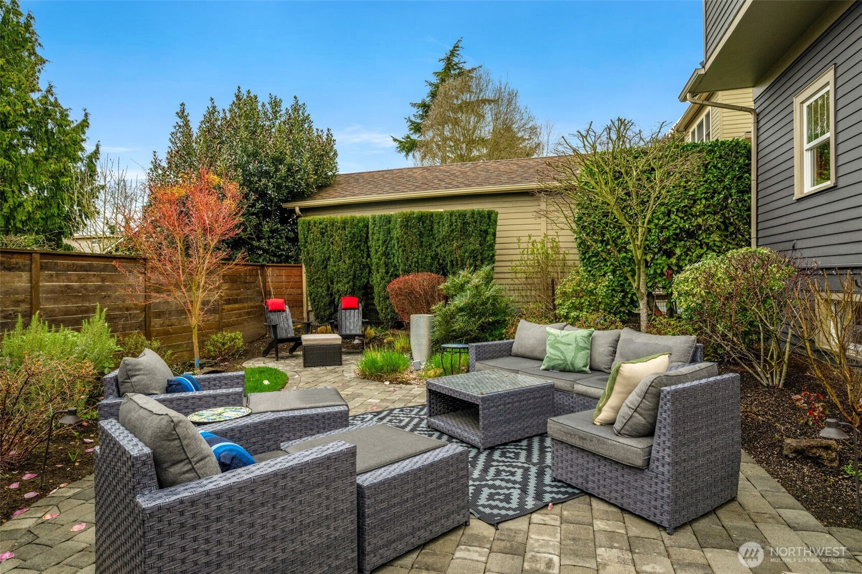 6707 6th Avenue NW, Seattle, WA 98117