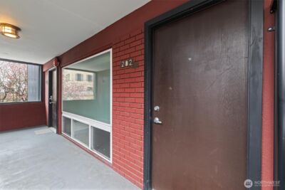 752 Bellevue Avenue E #202, Seattle, WA 98102 - Photo 14