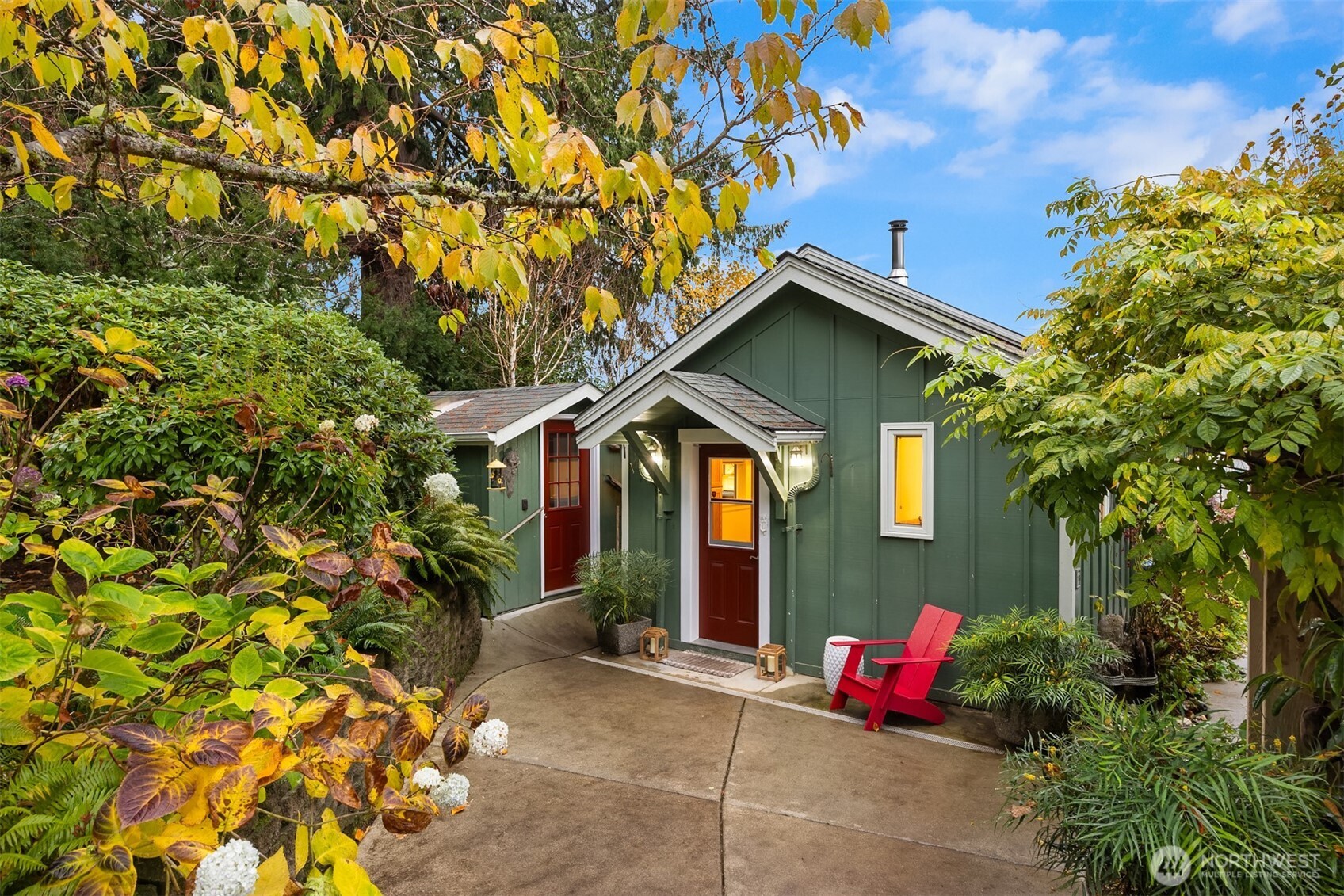 9986 NE Ewing Street , Bainbridge Island, WA 98110