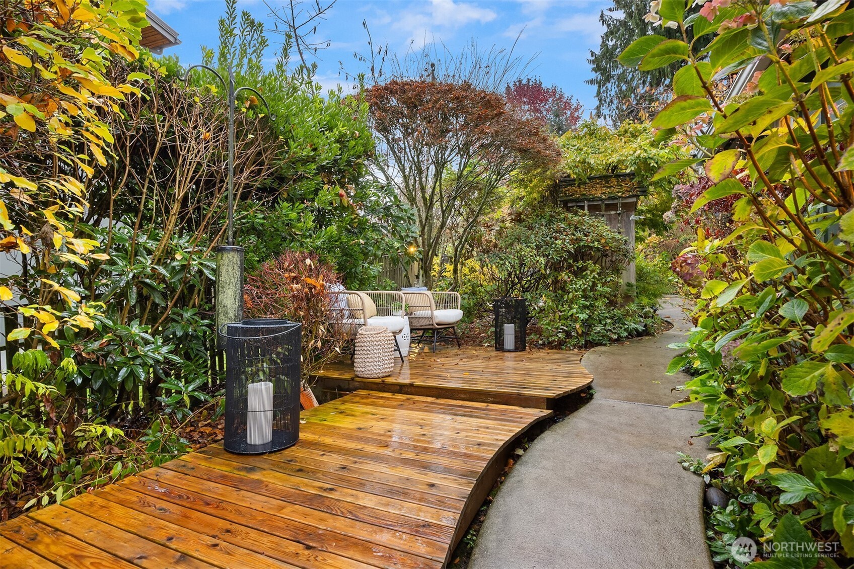 9986 NE Ewing Street , Bainbridge Island, WA 98110