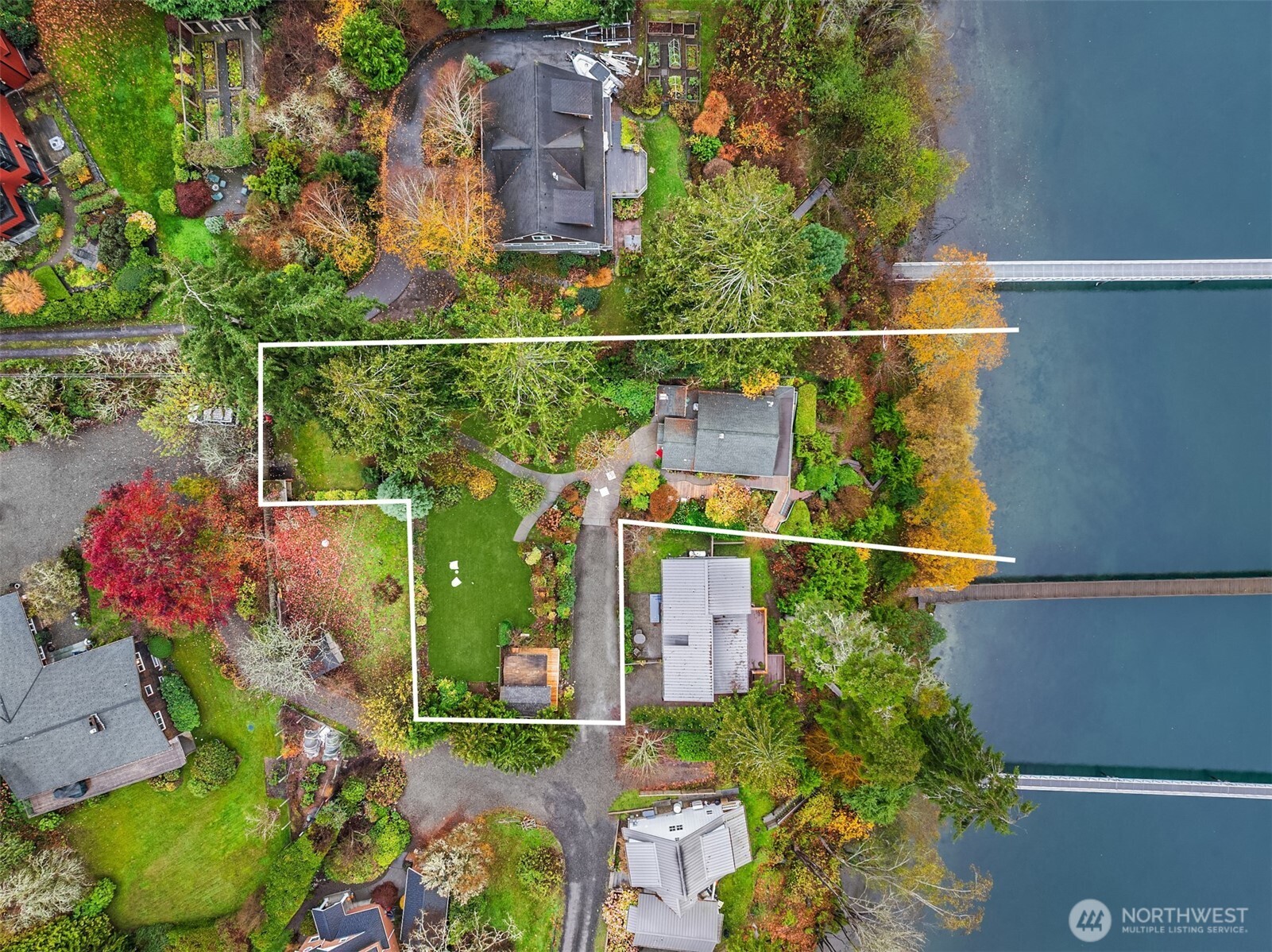 9986 NE Ewing Street , Bainbridge Island, WA 98110