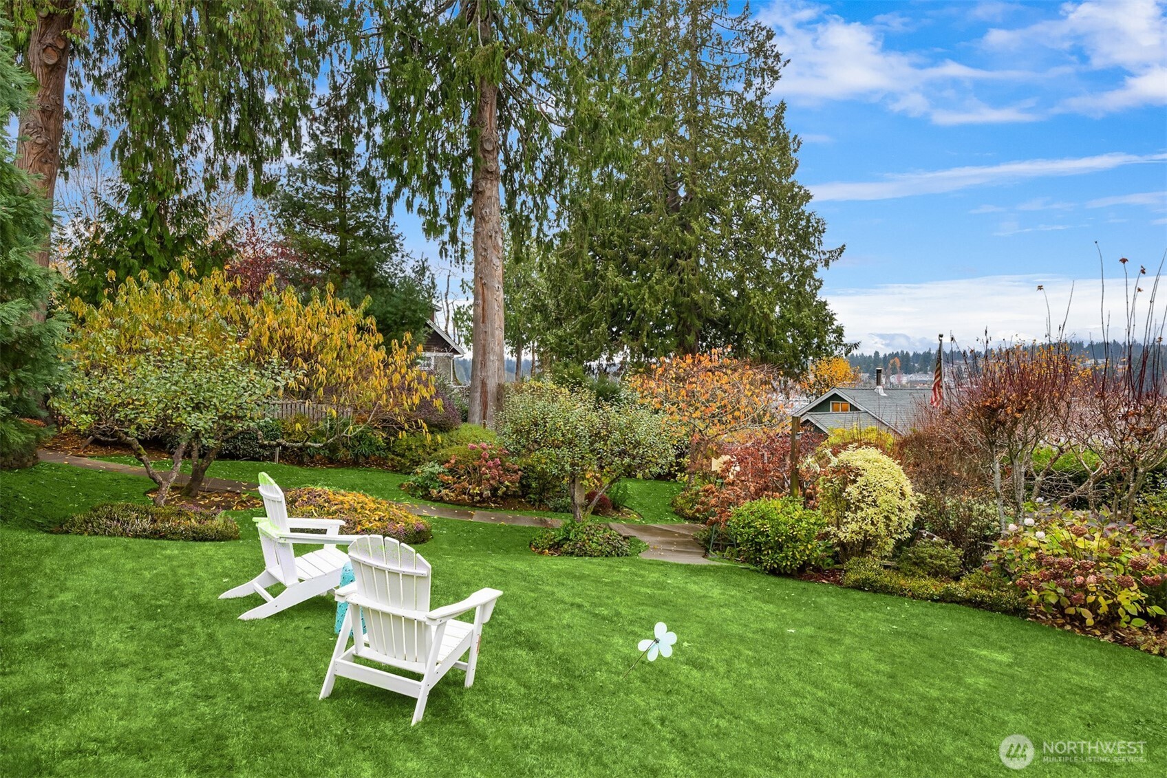 9986 NE Ewing Street , Bainbridge Island, WA 98110