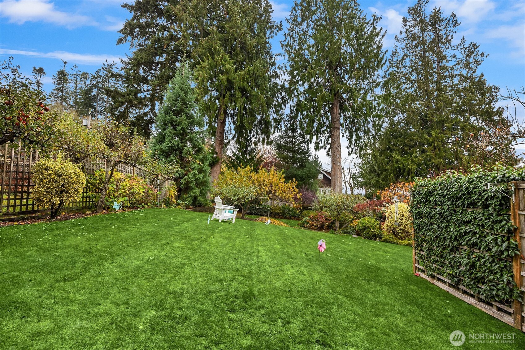 9986 NE Ewing Street , Bainbridge Island, WA 98110