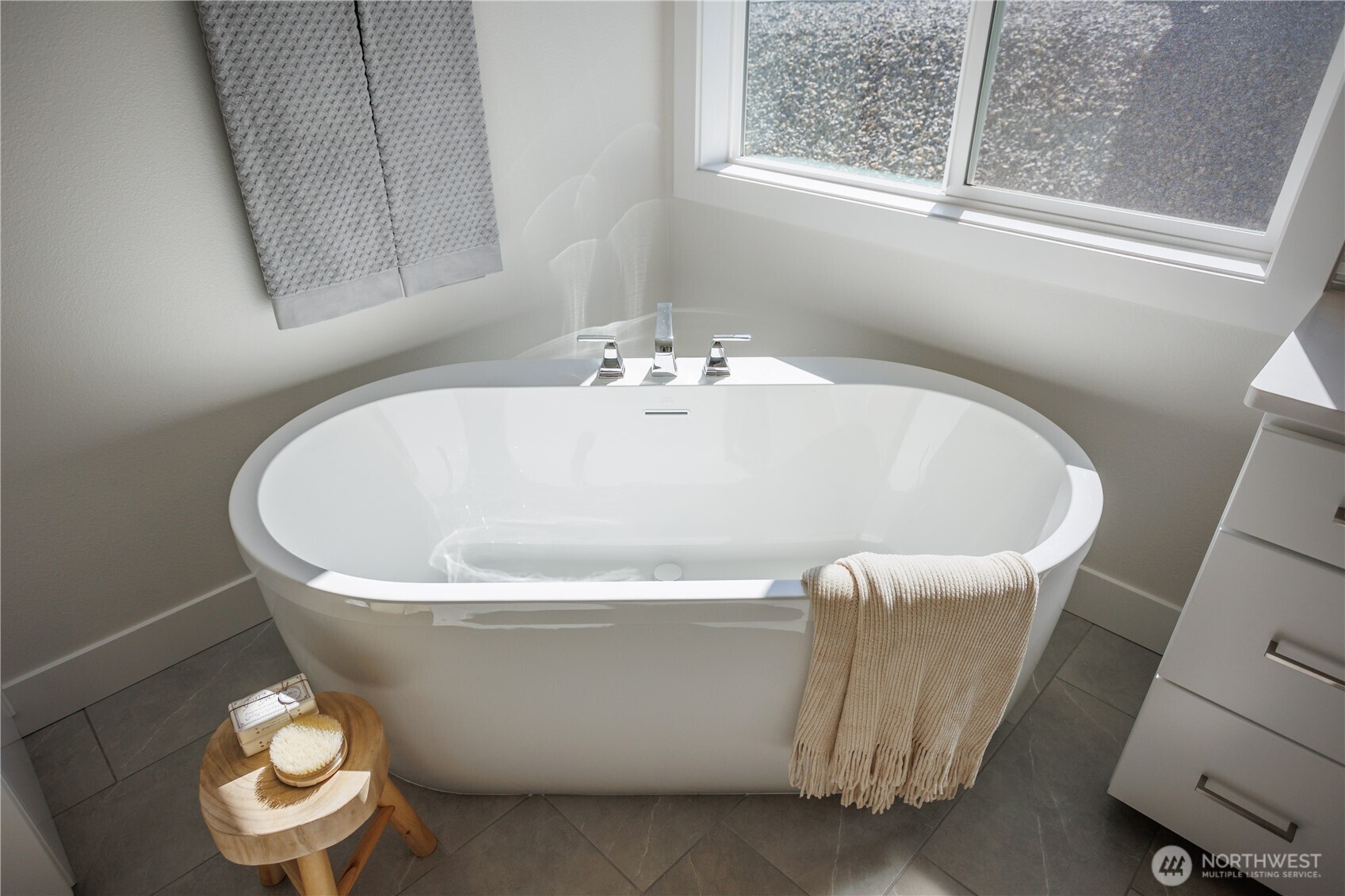 11409 Interlaaken Drive SW, Lakewood, WA 98498