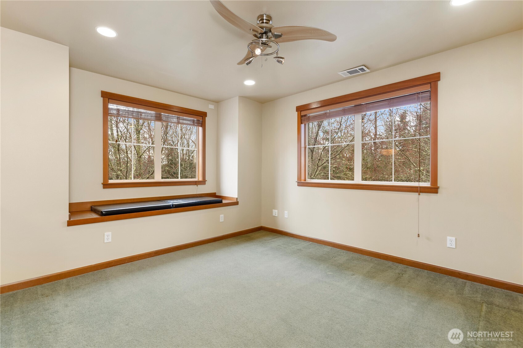 20117 12th Avenue W, Lynnwood, WA 98036