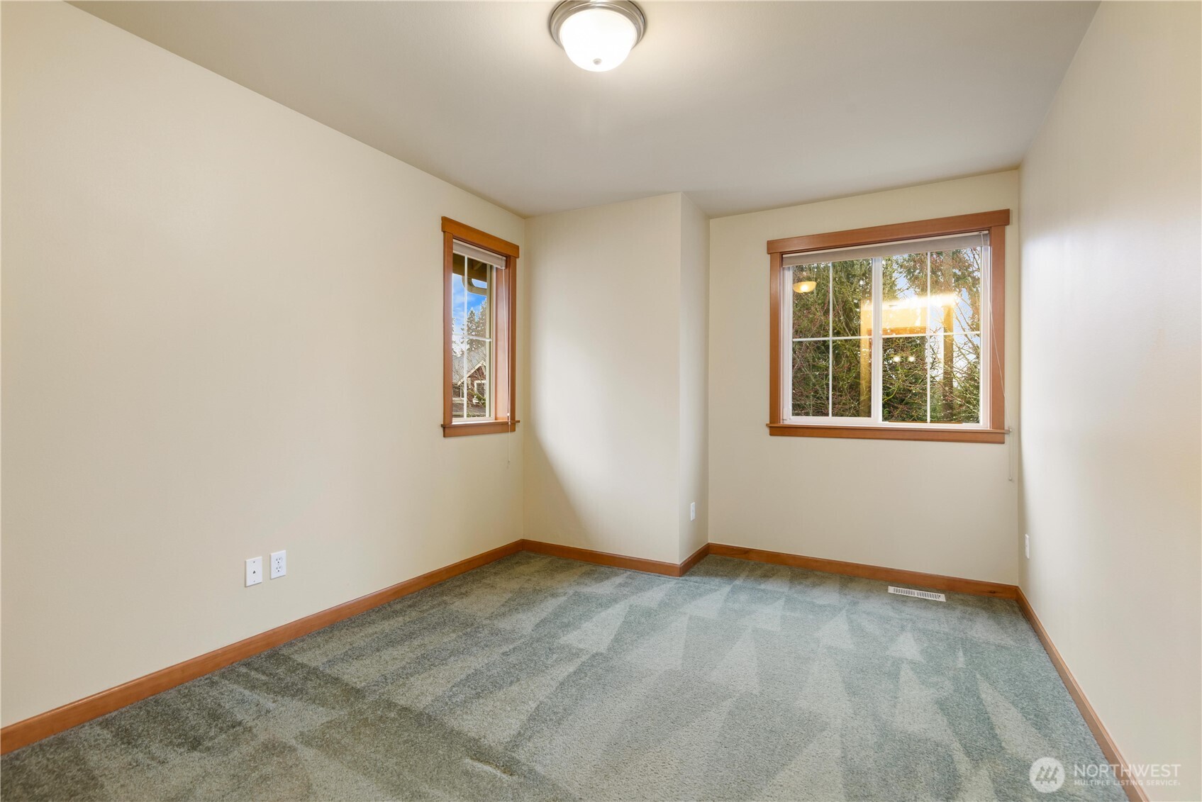 20117 12th Avenue W, Lynnwood, WA 98036