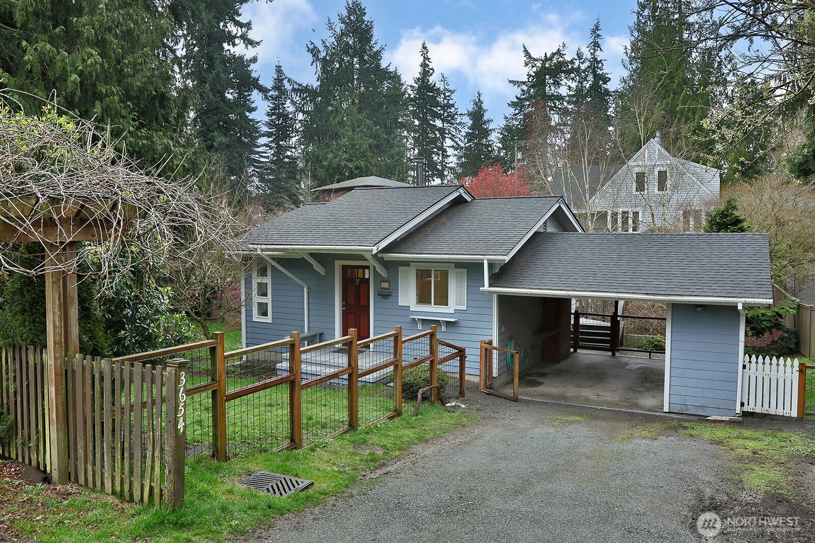 3654 Harper Street , Clinton, WA 98236