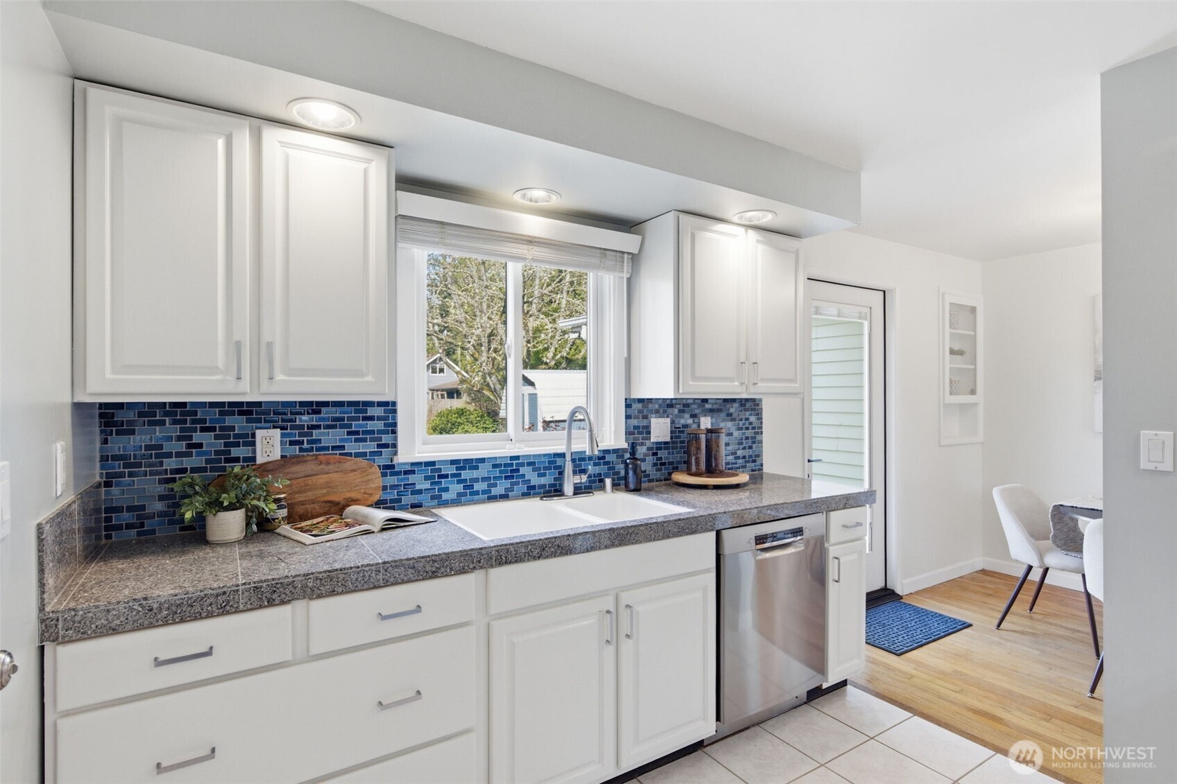 10409 39th Avenue SW, Seattle, WA 98146