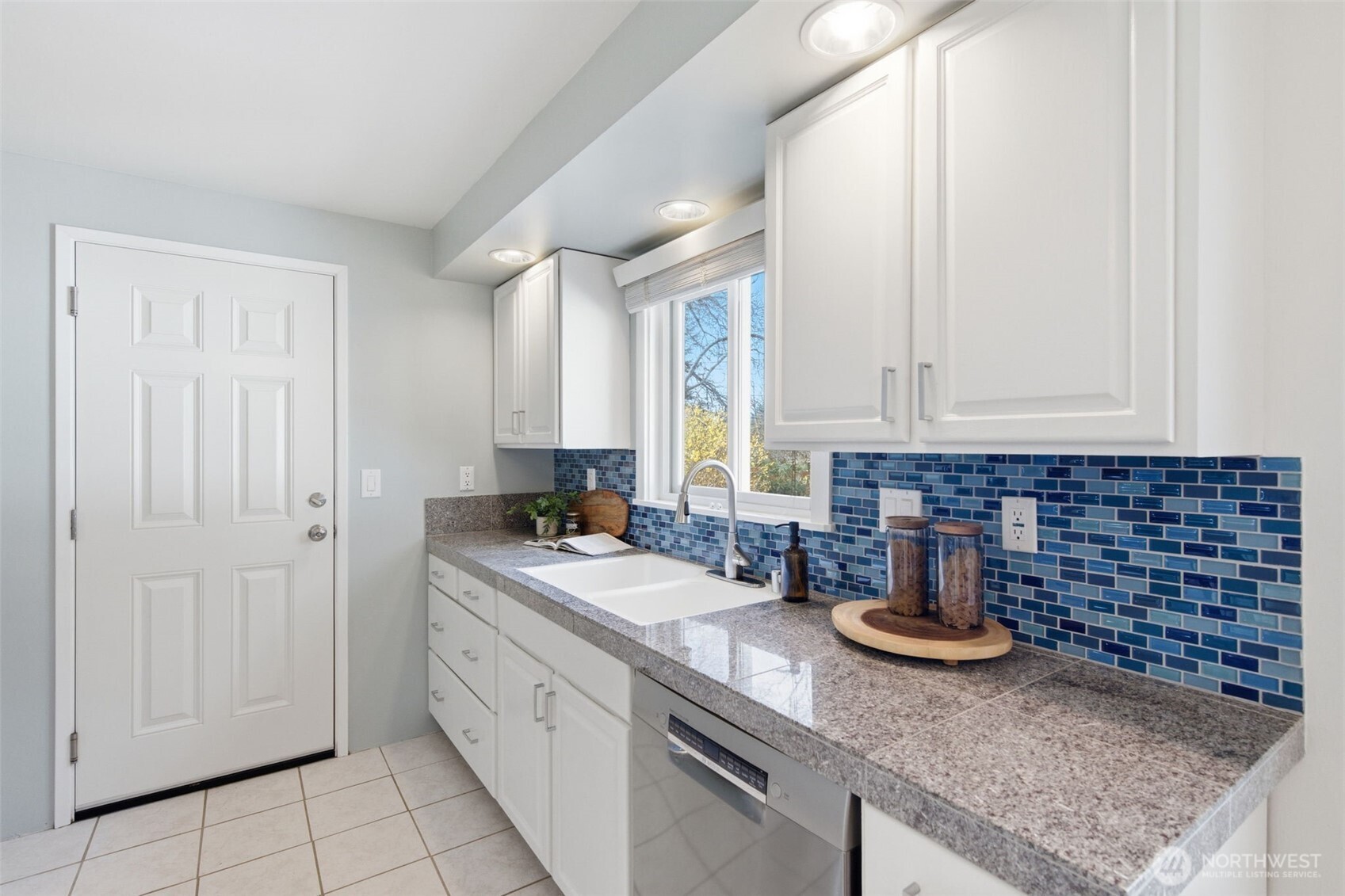 10409 39th Avenue SW, Seattle, WA 98146