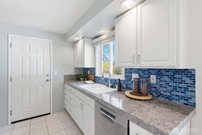 10409 39th Avenue SW, Seattle, WA 98146 - Photo 12