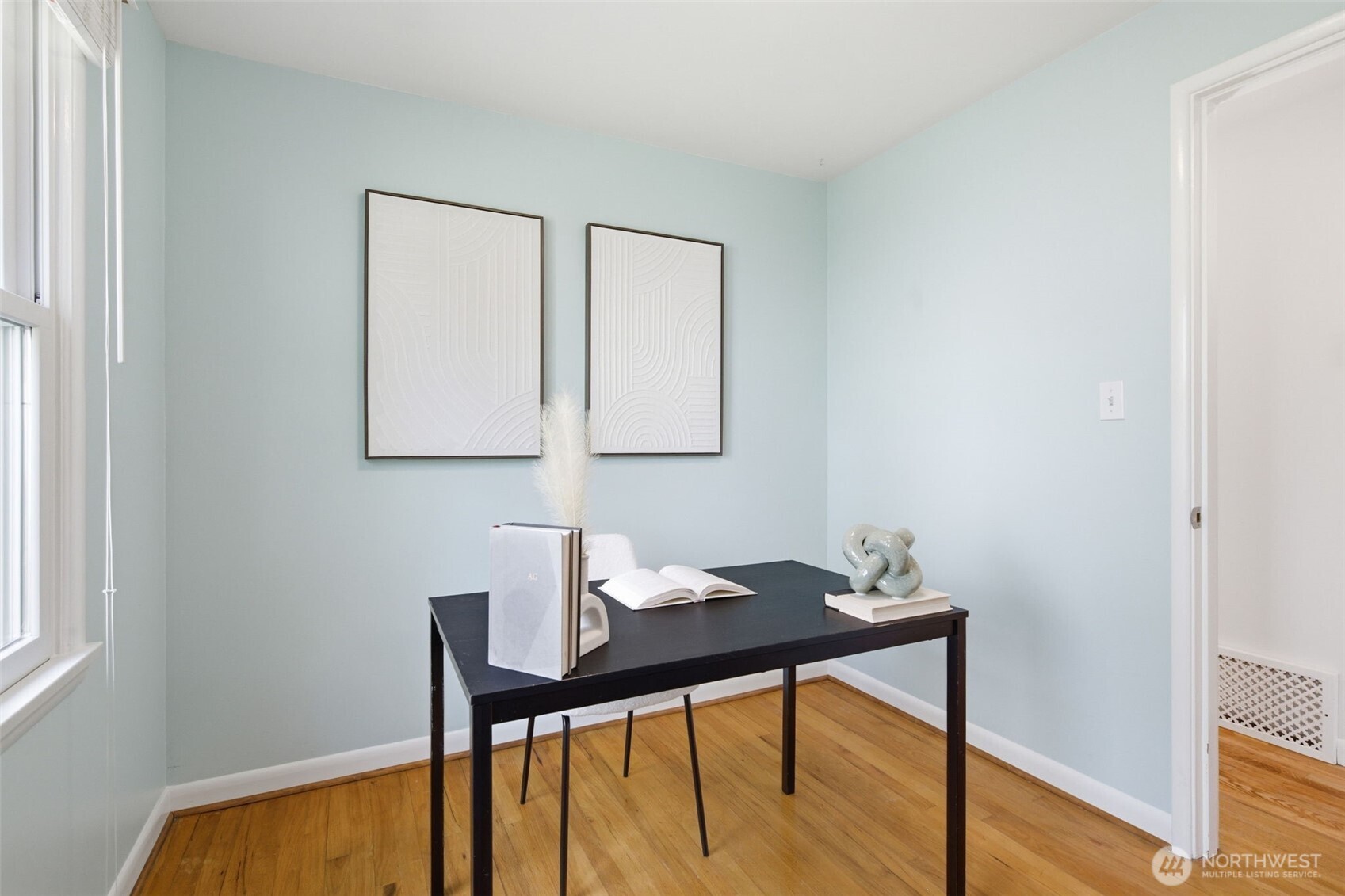 10409 39th Avenue SW, Seattle, WA 98146