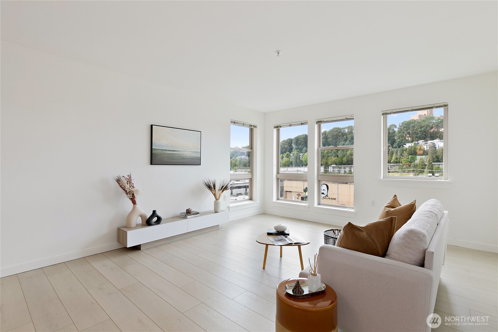 827 Hiawatha Place S #402, Seattle, WA 98144