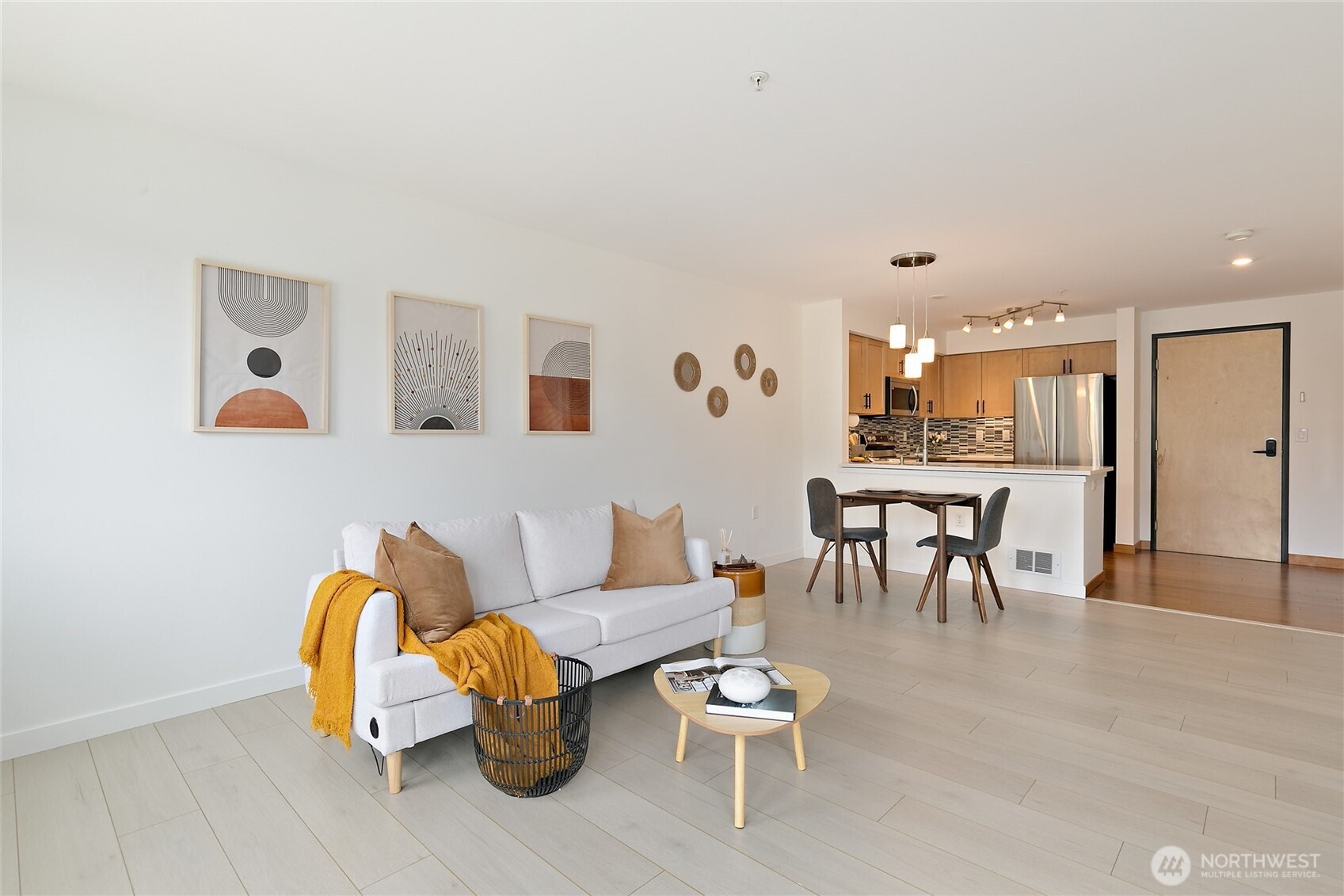 827 Hiawatha Place S #402, Seattle, WA 98144