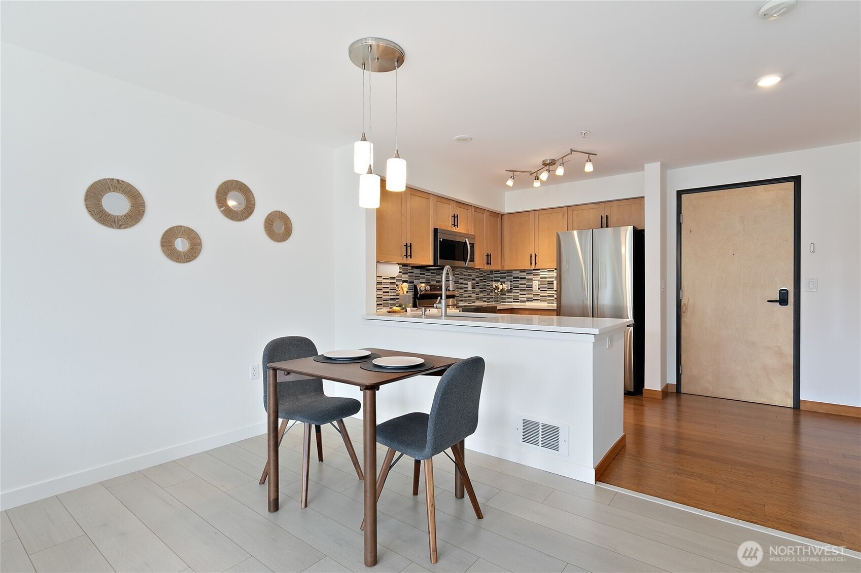 827 Hiawatha Place S #402, Seattle, WA 98144