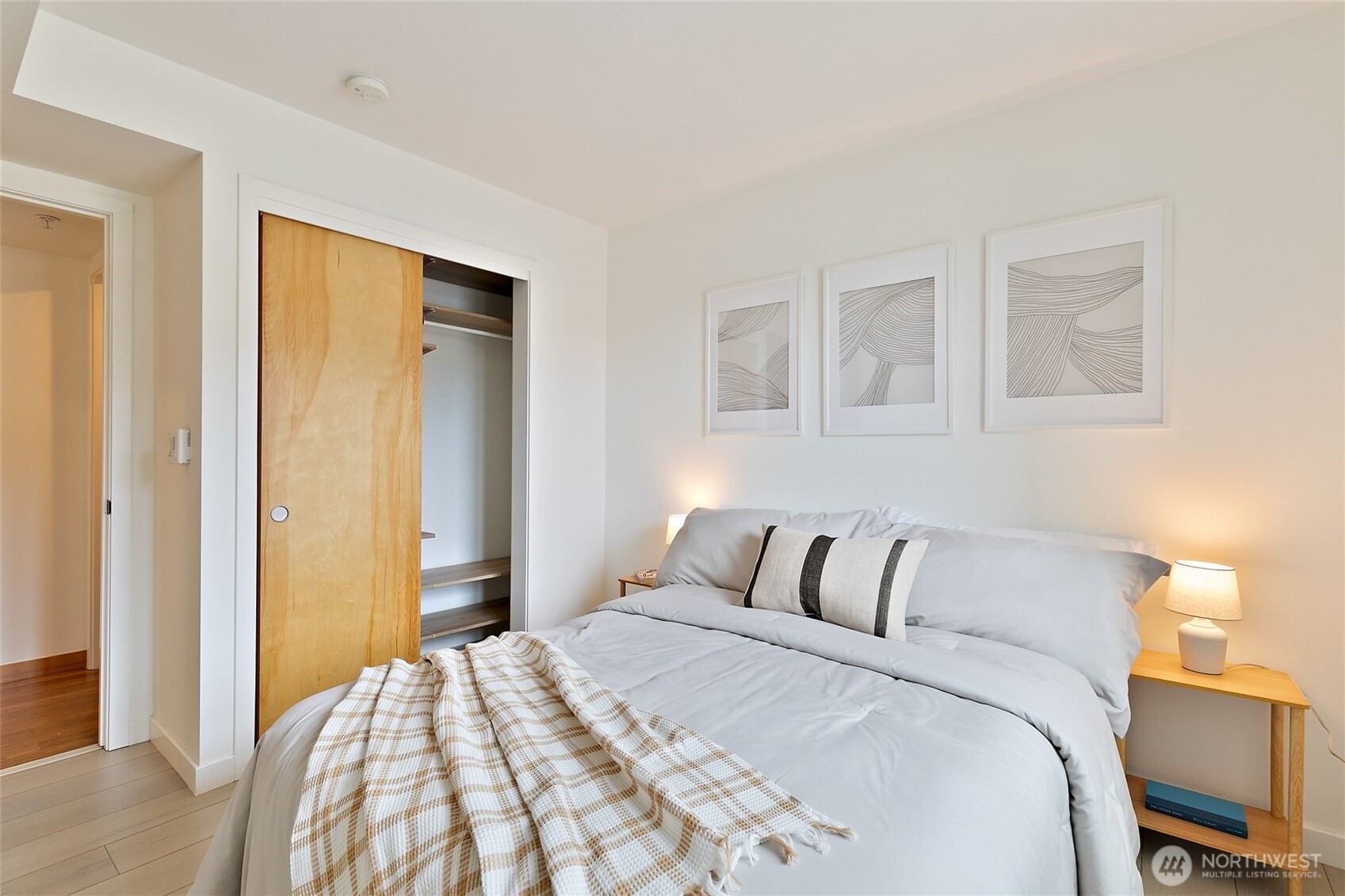 827 Hiawatha Place S #402, Seattle, WA 98144