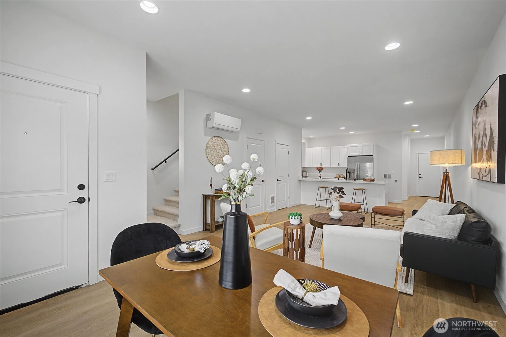 4755 Court R , Tacoma, WA 98404