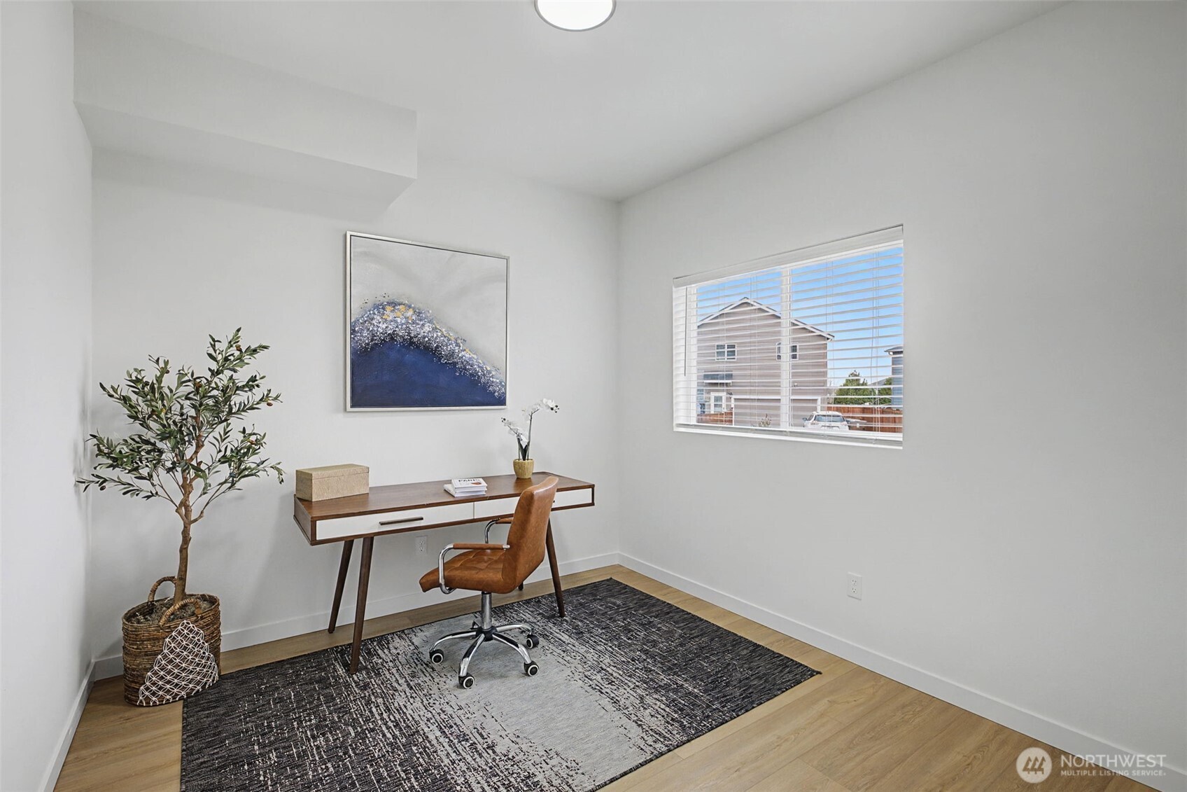 4755 Court R , Tacoma, WA 98404