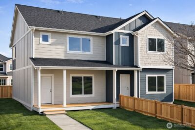 4749 Court R , Tacoma, WA 98404