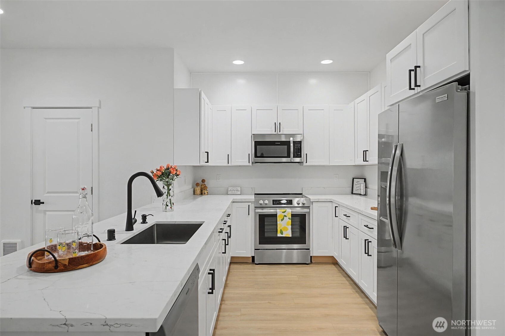 4749 Court R , Tacoma, WA 98404