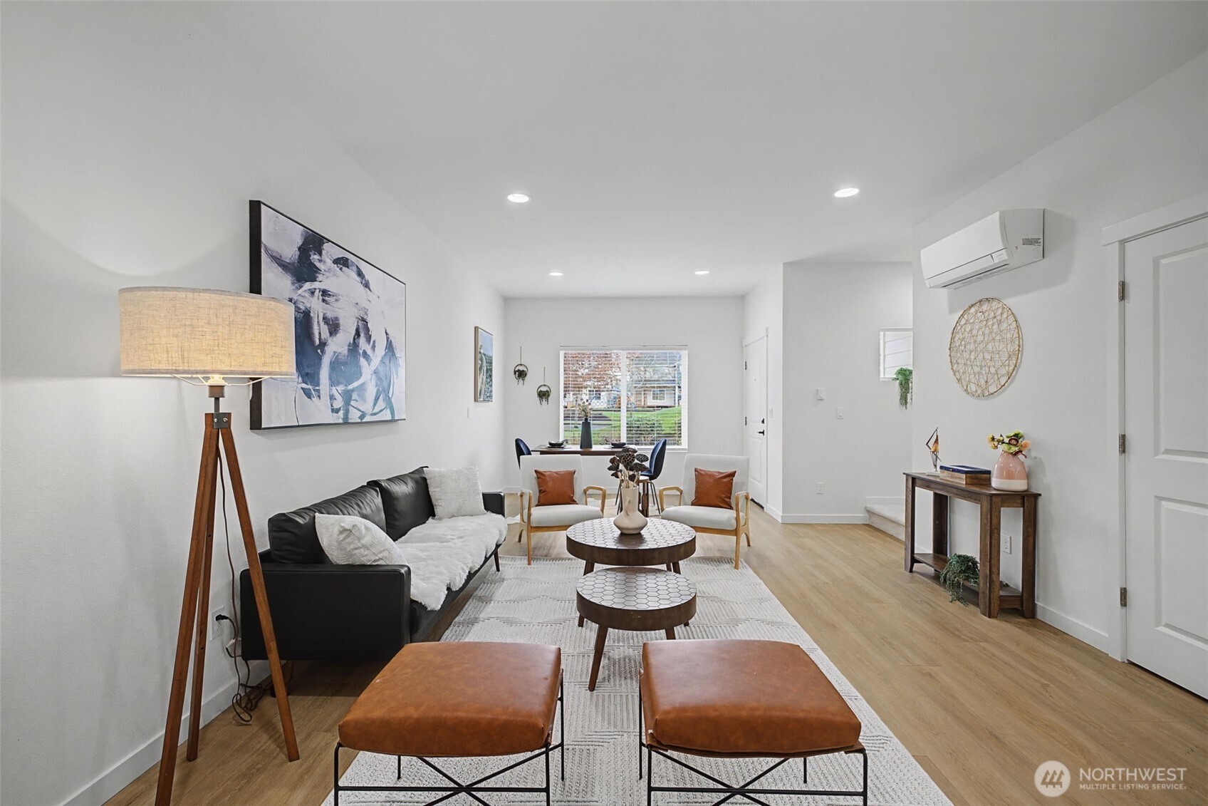 4749 Court R , Tacoma, WA 98404