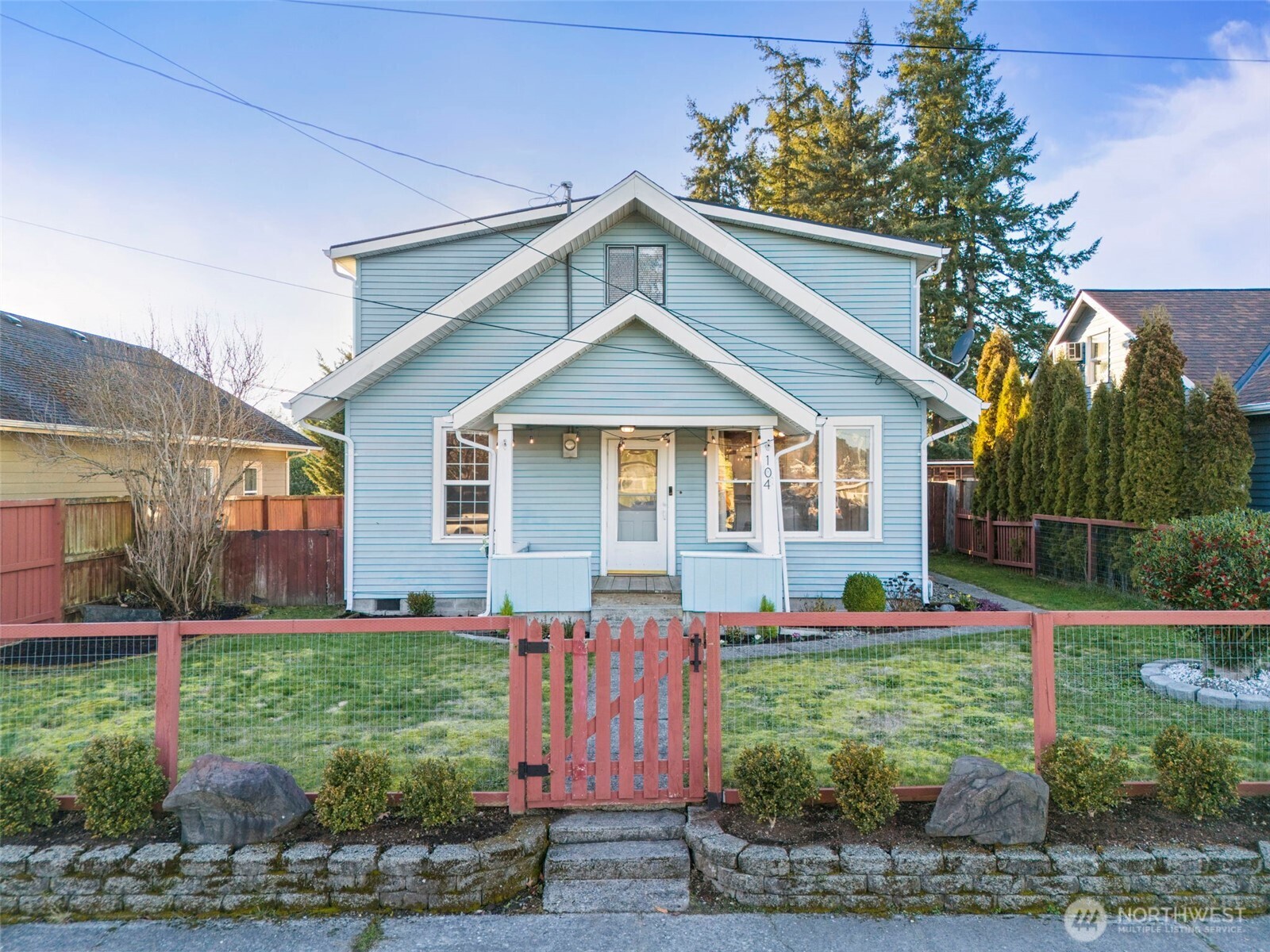 104 Pennsylvania Avenue N, Eatonville, WA 98328