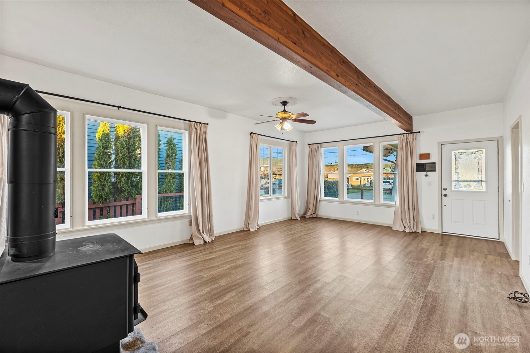 104 Pennsylvania Avenue N, Eatonville, WA 98328