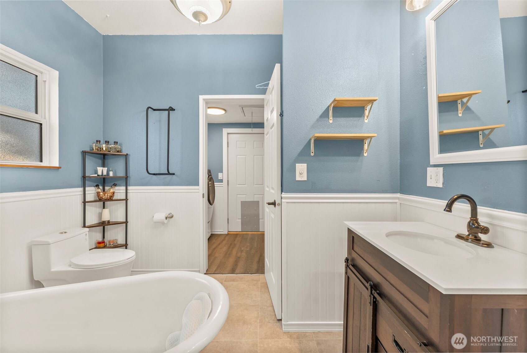 104 Pennsylvania Avenue N, Eatonville, WA 98328