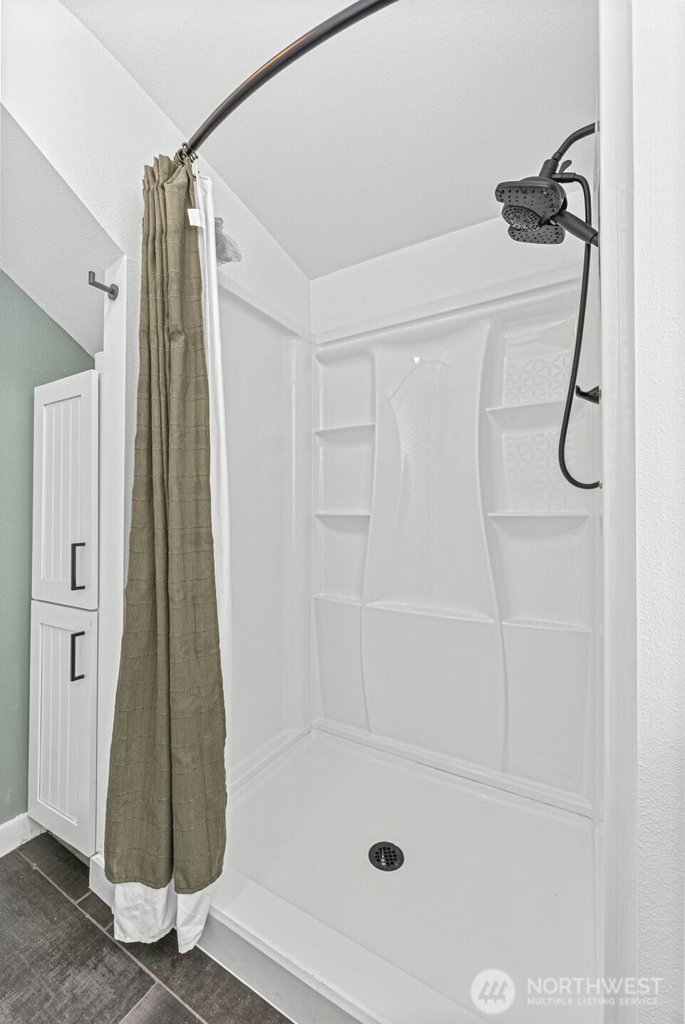 104 Pennsylvania Avenue N, Eatonville, WA 98328