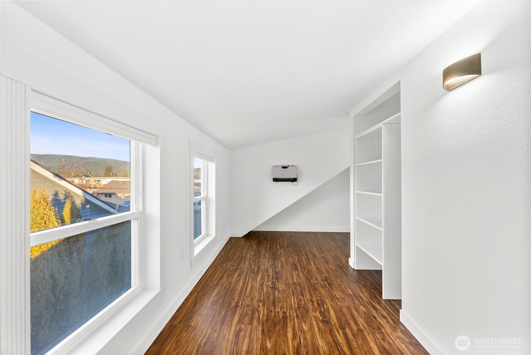 104 Pennsylvania Avenue N, Eatonville, WA 98328