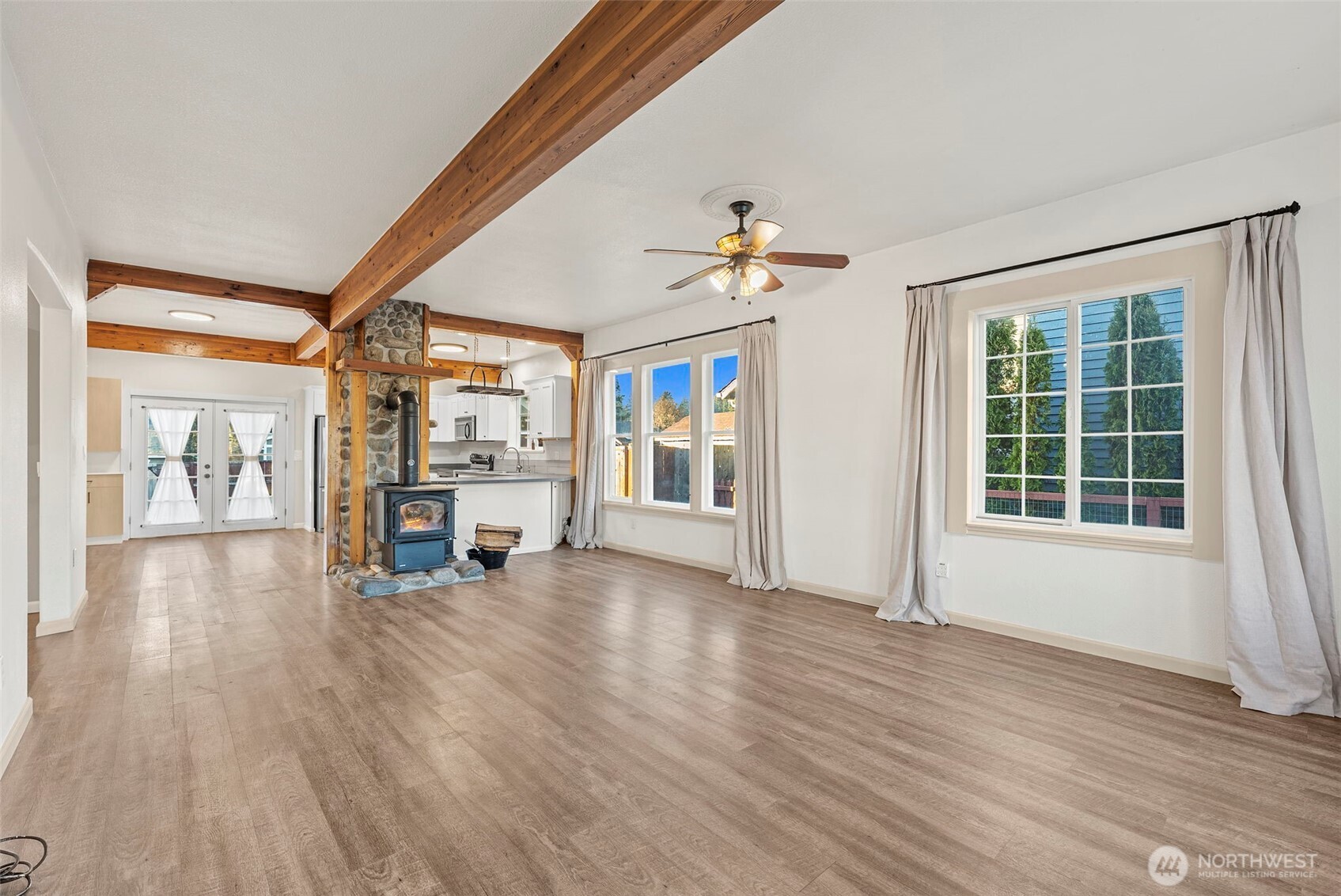 104 Pennsylvania Avenue N, Eatonville, WA 98328