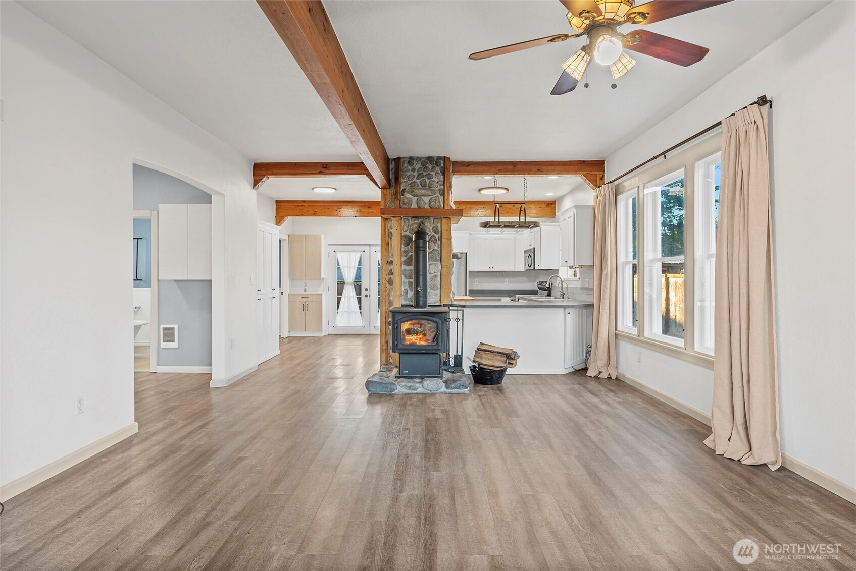 104 Pennsylvania Avenue N, Eatonville, WA 98328