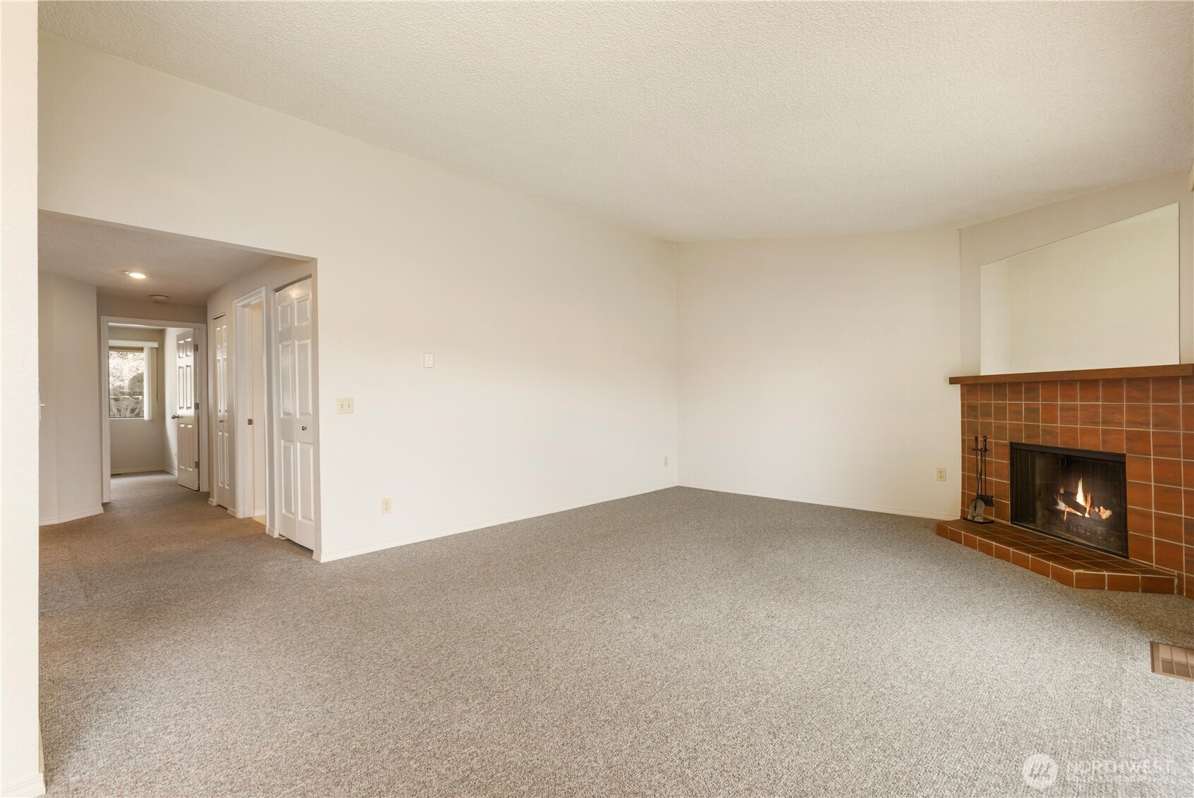 23305 Lakeview Drive #C204, Mountlake Terrace, WA 98043