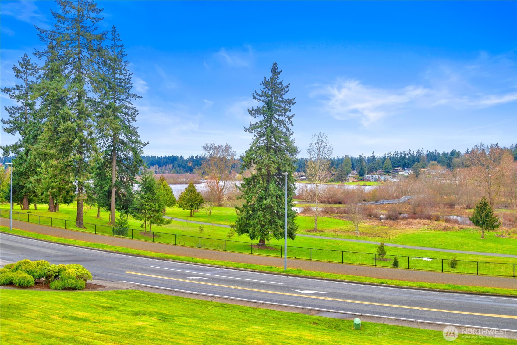 23305 Lakeview Drive #C204, Mountlake Terrace, WA 98043