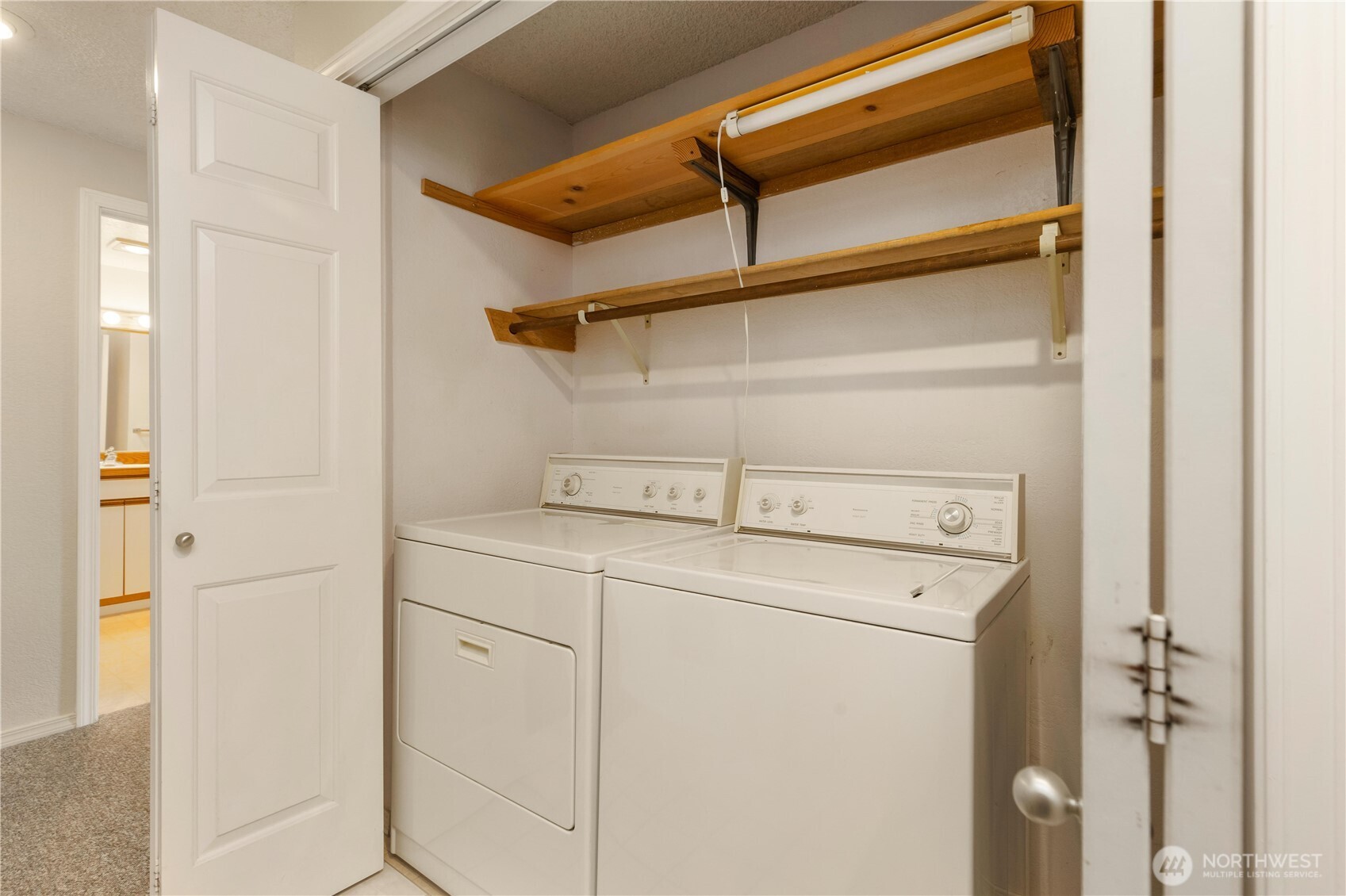 23305 Lakeview Drive #C204, Mountlake Terrace, WA 98043