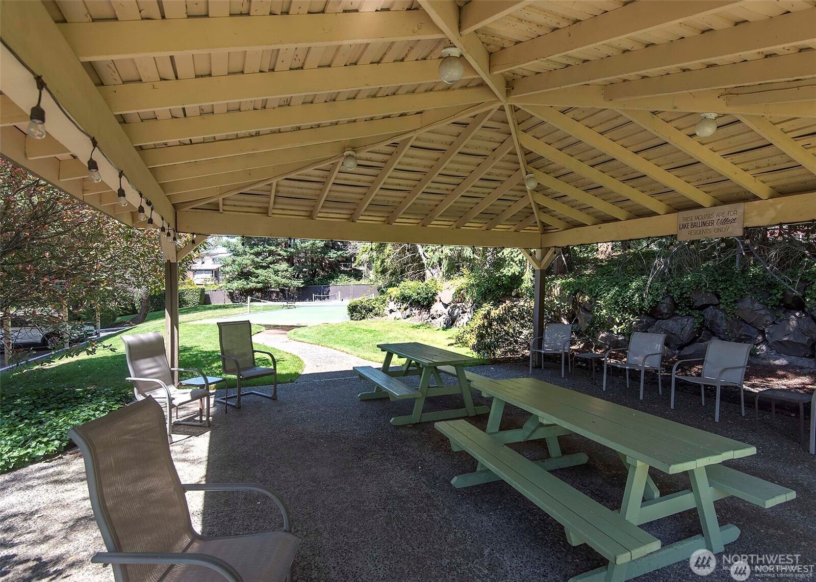 23305 Lakeview Drive #C204, Mountlake Terrace, WA 98043