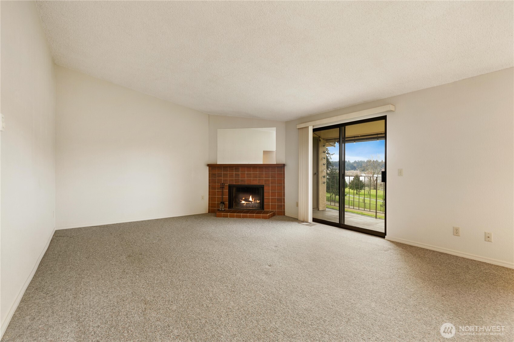 23305 Lakeview Drive #C204, Mountlake Terrace, WA 98043